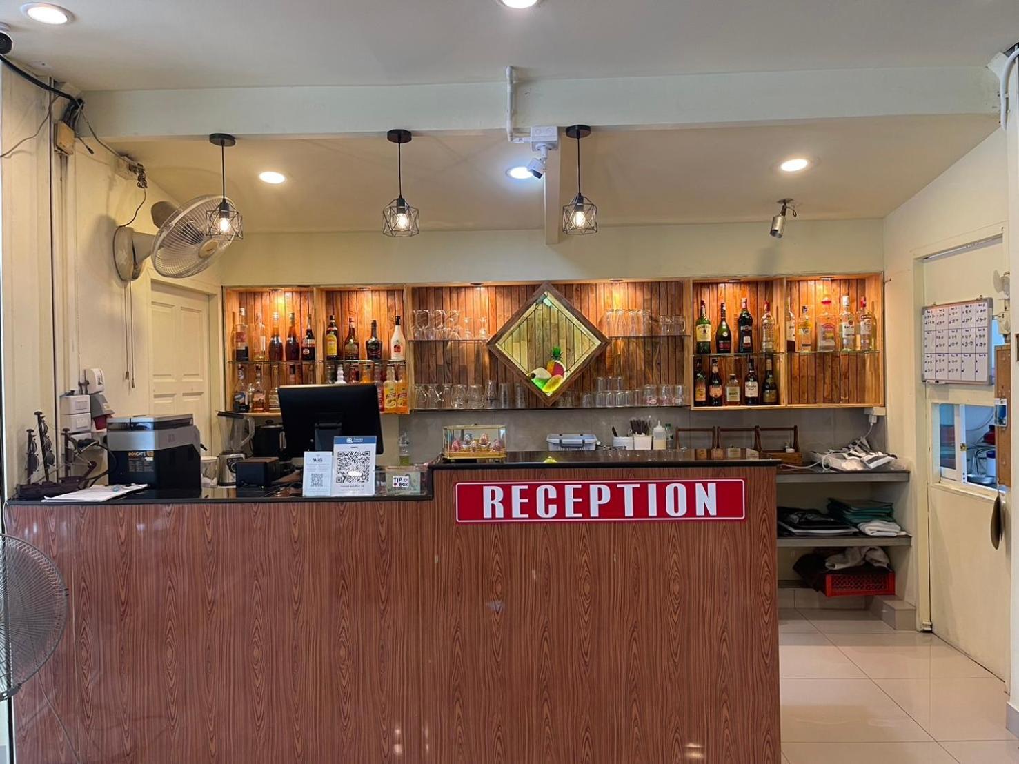 Malee Guesthouse And Restaurant Pattaya Bagian luar foto