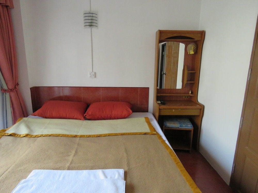 Malee Guesthouse And Restaurant Pattaya Bagian luar foto