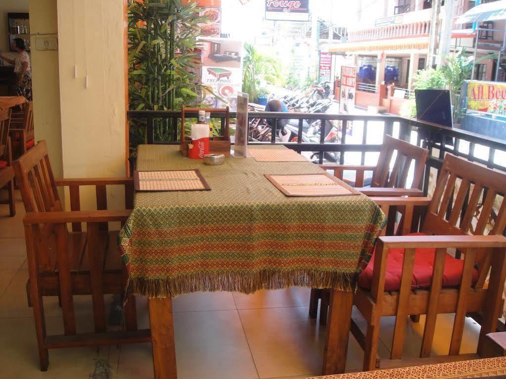 Malee Guesthouse And Restaurant Pattaya Bagian luar foto